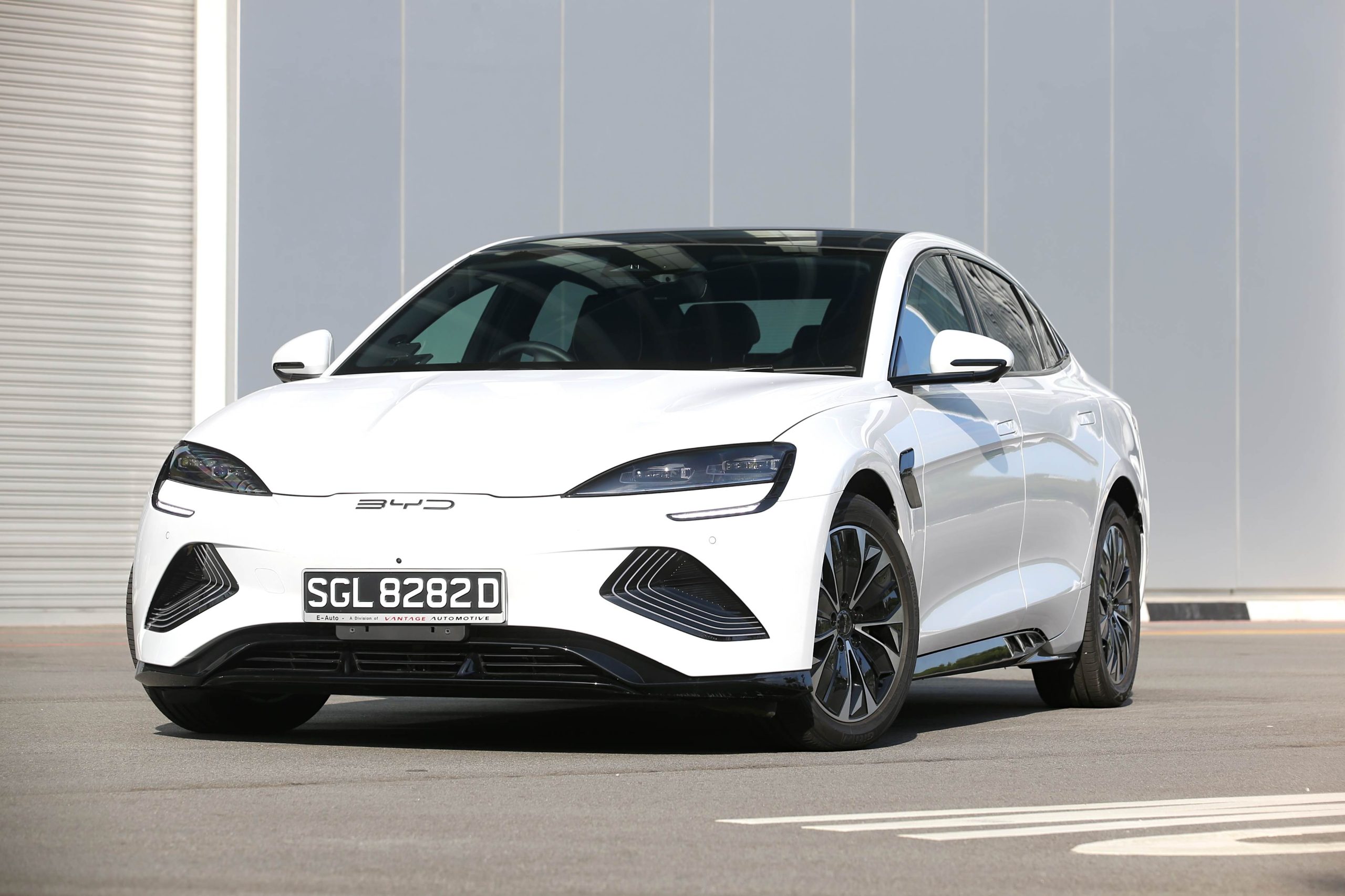 ราคาเพิ่ม 90,000 บาท BYD SEAL DYNAMIC 510 กม./ชาร์จ NEDC ราคา 989,900 บาท