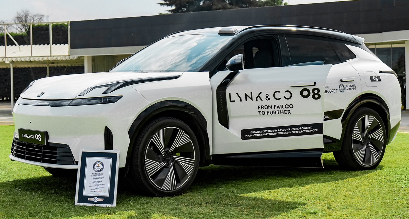 สถิติโลกวิ่งไฟฟ้า 293 กม. LYNK & CO 08 PHEV SUV ระยะทางไฟฟ้าล้วนไกลสุดในโลก