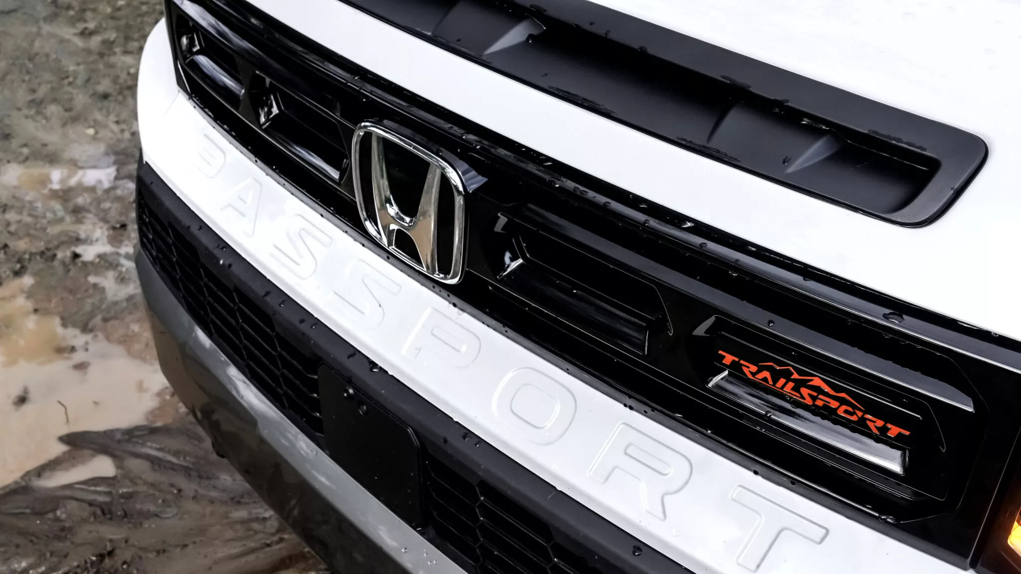 ขโมยเรดาร์หน้ารถระบาดในสหรัฐฯ! เป้าหมายใหม่ของโจรยุค ADAS ถอดไม่กี่วิก็ขายได้