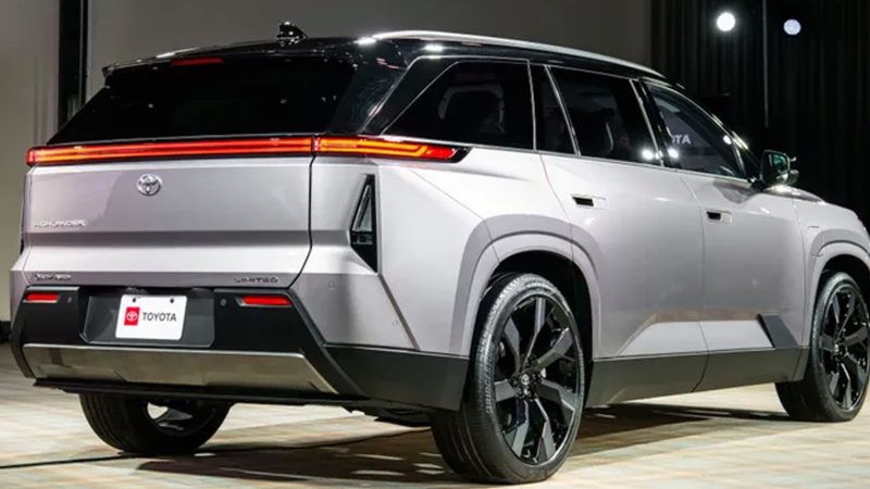 รวมภาพคันจริง! Toyota Highlander EV 7 ที่นั่ง ในสหรัฐฯ 512 กม./ชาร์จ EPA