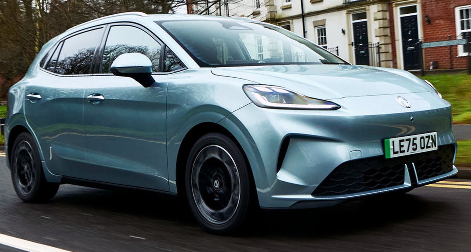 รวมภาพคันจริง พวงมาลัยขวาใน UK : MG 4 EV Urban ไฟฟ้าใหม่ 321 – 412 กม./ชาร์จ WLTP