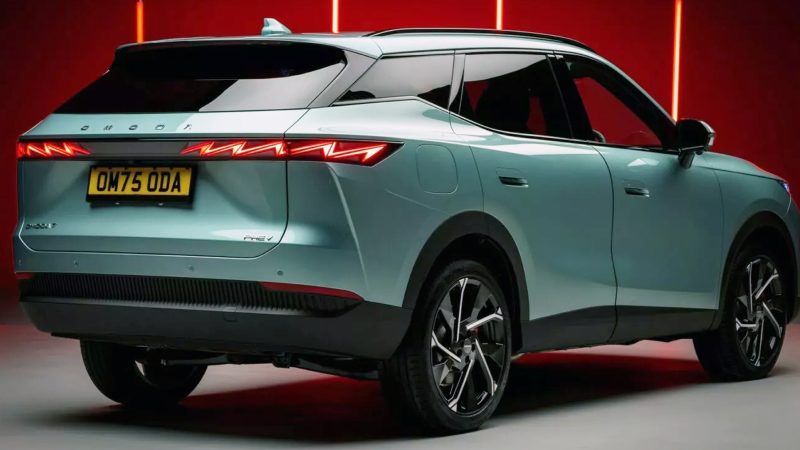 เปิดราคา 1.24-1.33 ล้านบาท ในอังกฤษ Omoda 7 SUV เบนซิน และ ปลั๊กอินไฮบริด ให้เลือก