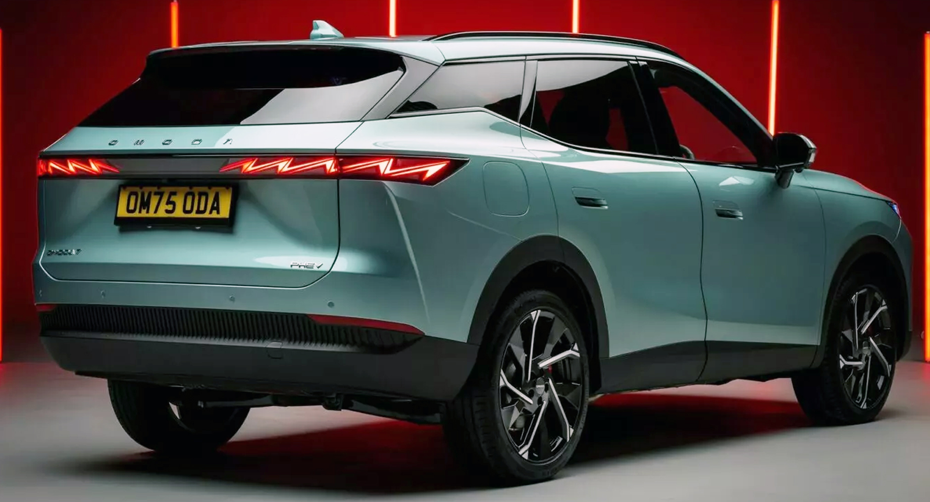 เปิดราคา 1.24-1.33 ล้านบาท ในอังกฤษ Omoda 7 SUV เบนซิน และ ปลั๊กอินไฮบริด ให้เลือก