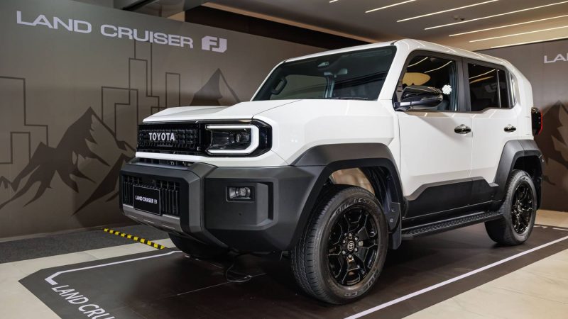 รวมภาพคันจริง! TOYOTA Land Cruiser FJ ราคา 1,269,000 บาท เบนซิน 2.7 4WD โตโยต้า แลนด์ครุยเซอร์ เอฟเจ