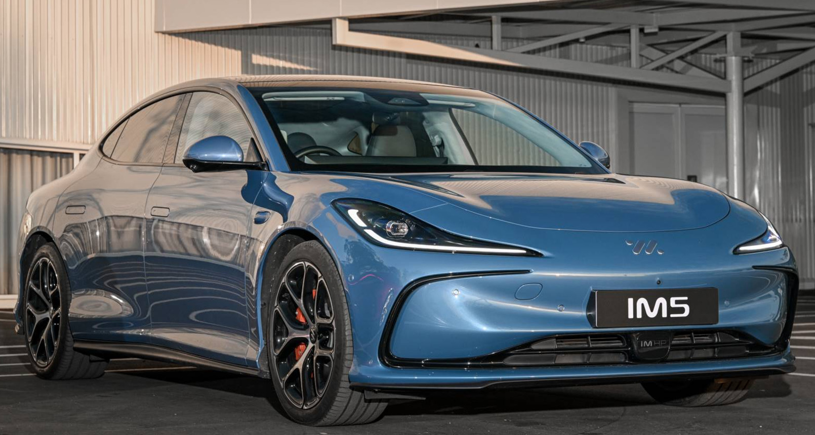 เปิดขายไทย! ราคา 1,449,000 บาท MG IM5 มีรุ่นเดียว วิ่งไกล 860 กม./ชาร์จ NEDC แบตขนาด 100kWh DC 396kW