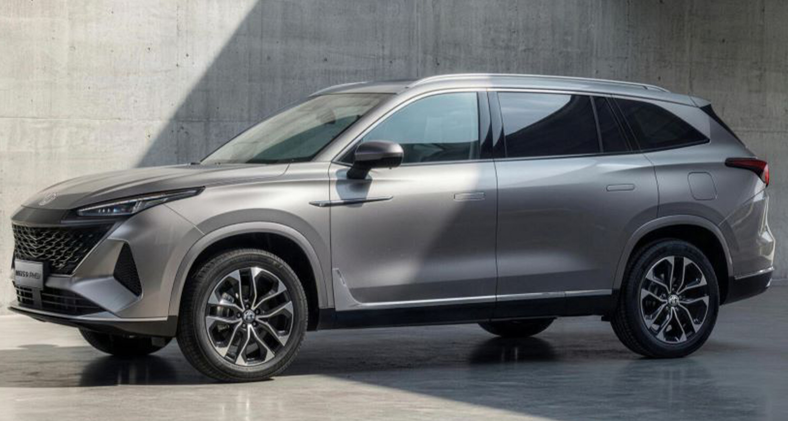 เปิดตัว All-New MGS9 PHEV รถยนต์ SUV 7 ที่นั่ง ขุมพลังปลั๊กอินไฮบริดรุ่นแรกจาก MG ใน UK