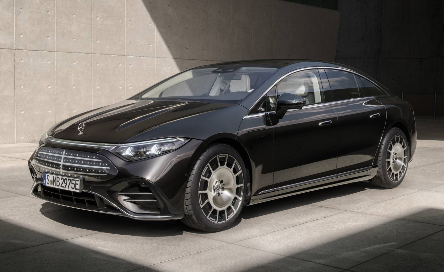 Mercedes-Benz EQS 2026 เปิดตัวในยุโรป ระยะวิ่งไกลสูงถึง 926 กม./ชาร์จ WLTP