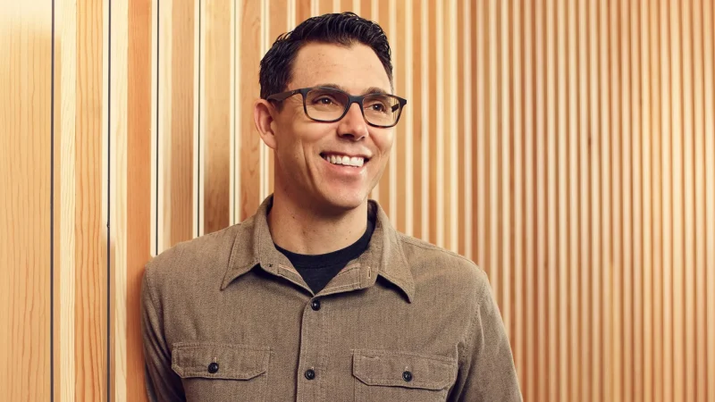 อาร์เจ สแคริงจ์ CEO ของ Rivian ได้รับผลตอบแทนปี 2025 : 13,101 ล้านบาท ขณะบริษัทขายรถได้  42,247 คัน (-18%)