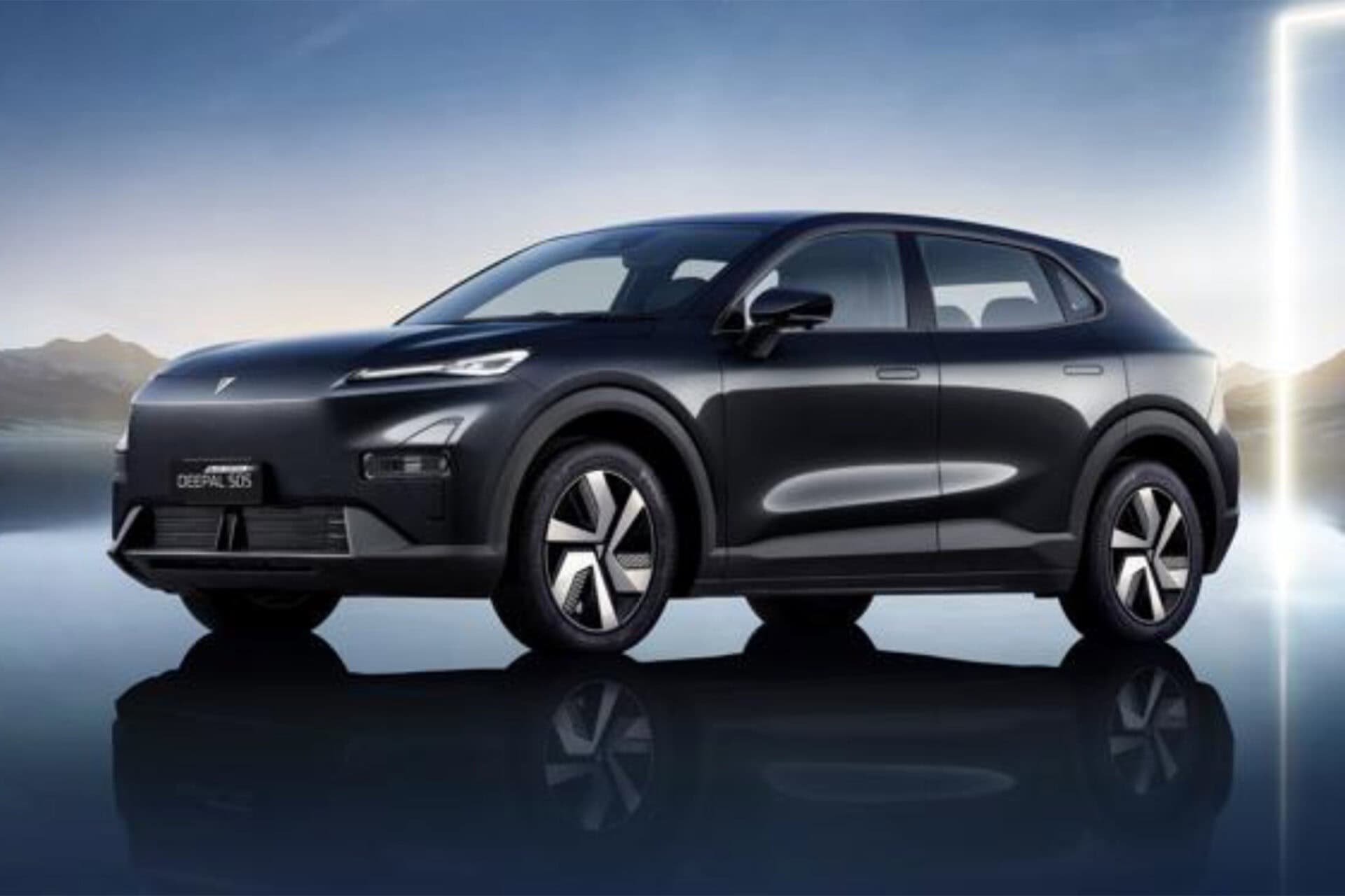 DEEPAL S05 BEV / REEV ราคา 799,000 – 969,000 บาท ส่วนลด 50,000 บาท