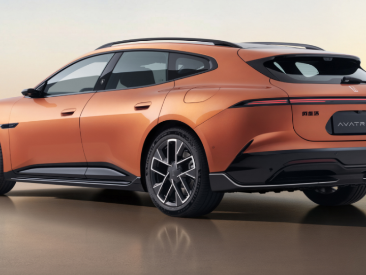AVATR 06T เปิดขายจีนเริ่ม 1.07 ล้านบาท AWD : 683 แรงม้า 89.33kWh 741 กม./ชาร์จ CLTC แพลตฟอร์ม 800V 5C 30-80% 12 นาที