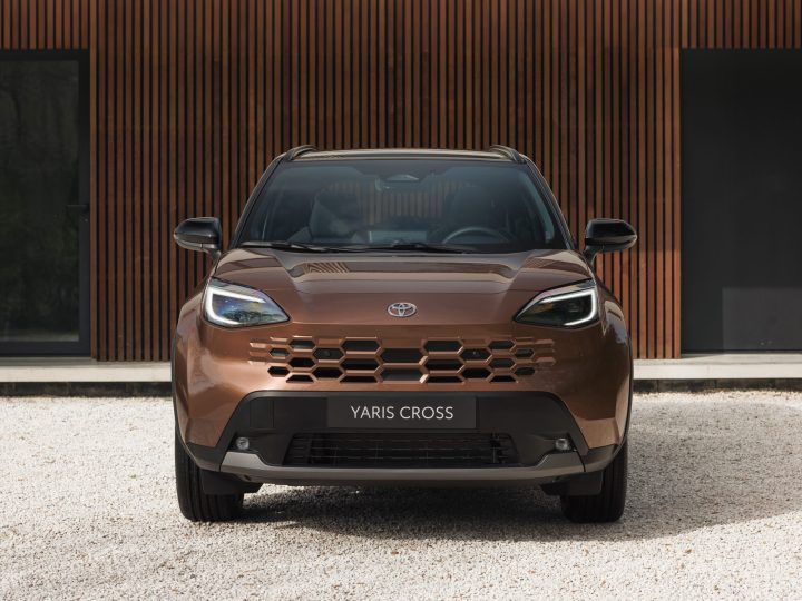 Toyota อัปเกรด Yaris Cross 2026 ปรับโฉมใหม่ เสริมความหรู พร้อมวัสดุรักษ์โลกและรุ่น GR Sport สุดเร้าใจ ในยุโรป