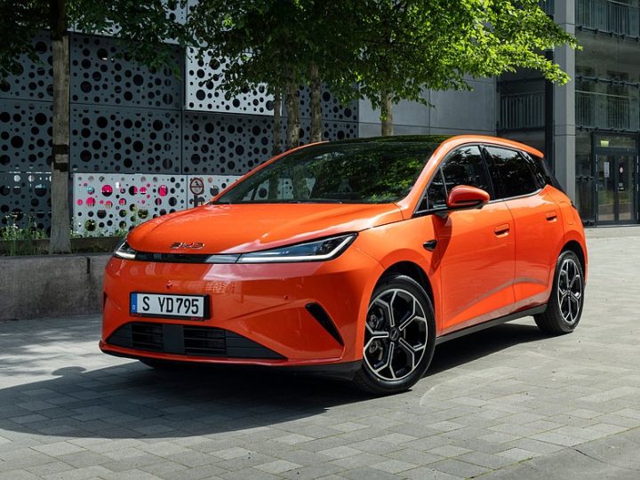 เปิดตัวในยุโรป BYD DOLPHIN G PHEV ปลั๊กอินไฮบริดใหม่ วิ่งไฟฟ้า 105 กม. WLTP ครอบคลุมการวิ่ง 1,040 กม./ถังน้ำมัน