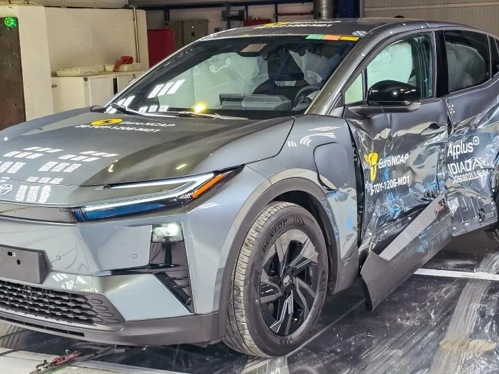 ทดสอบ EURO NCAP การชนระดับ 5 ดาว TOYOTA C-HR+ BEV ไฟฟ้าใหม่
