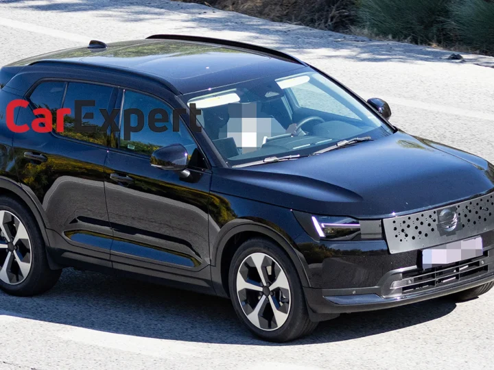 เผยภาพ Spyshot! ในสเปน Volvo XC40 เตรียมปรับโฉมใหม่ คาดเปิดตัวปี 2027 