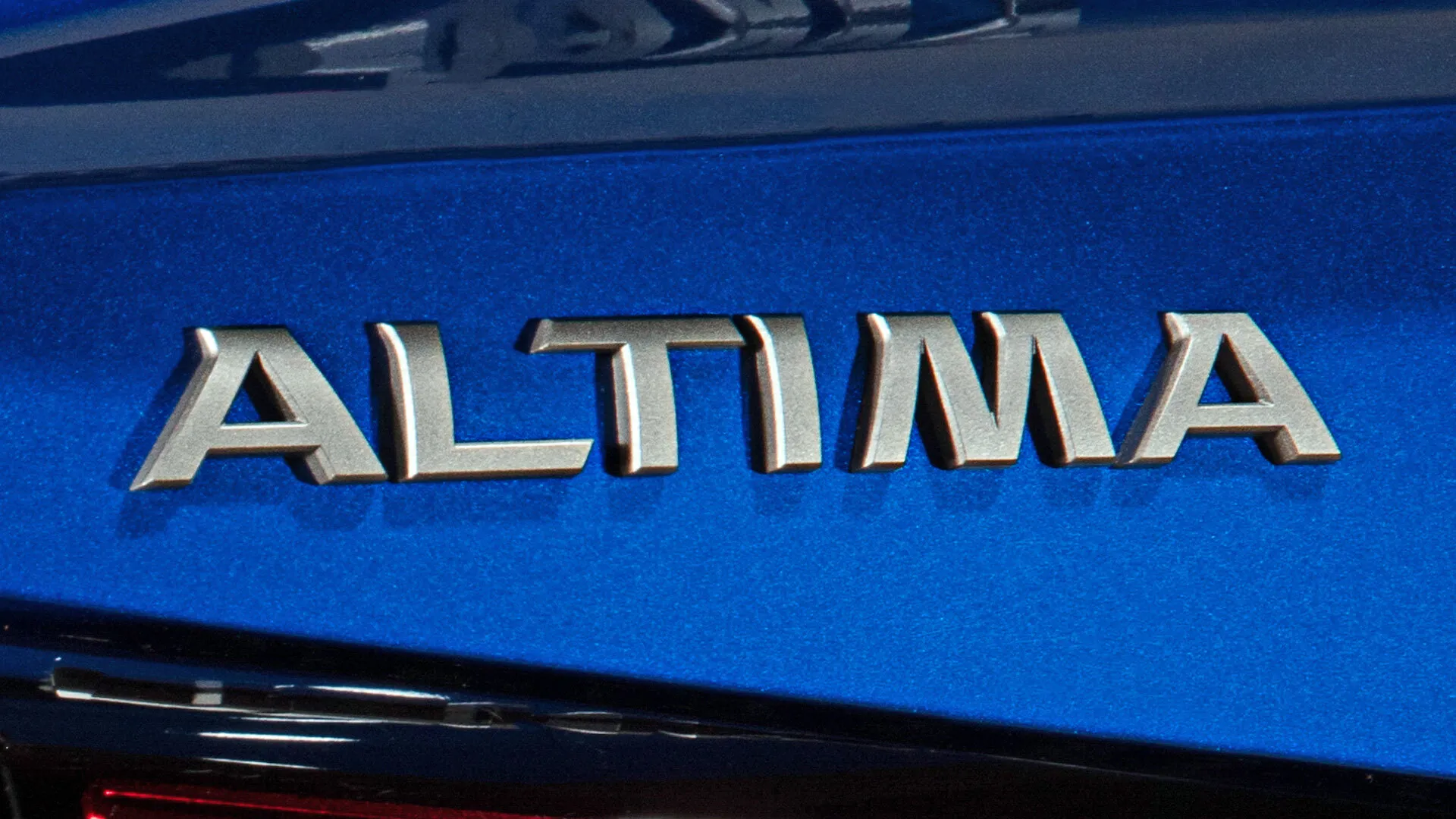 NISSAN เตรียมยุติการจำหน่าย Altima และ Rogue Plug-In Hybrid ในสหรัฐฯ