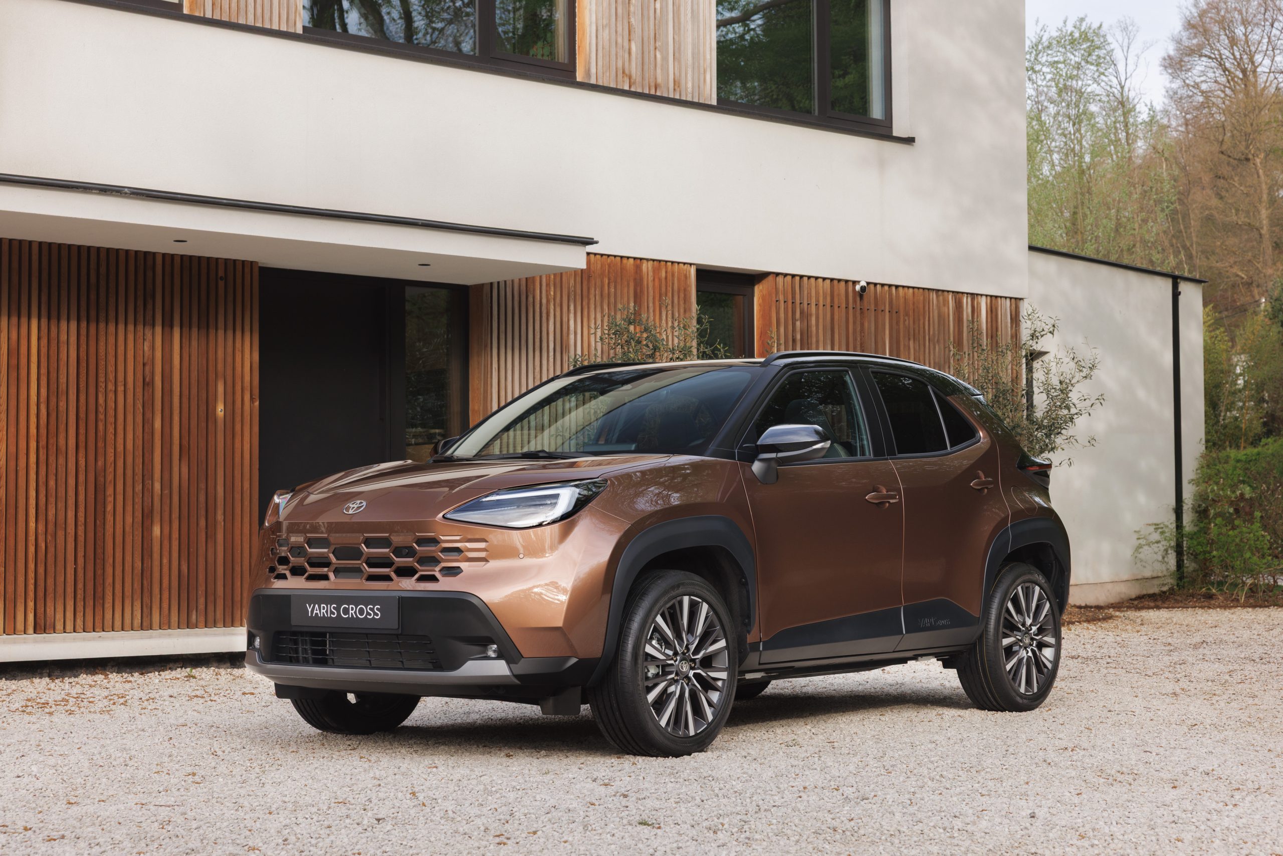 เปิดขาย 1.23 ล้านบาทในอังกฤษ  TOYOTA Yaris Cross 2026 ปรับโฉมใหม่ เสริมความหรู พร้อมวัสดุรักษ์โลกและรุ่น GR Sport สุดเร้าใจ