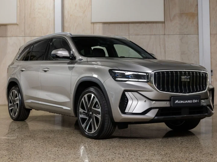 GEELY Monjaro EM-i เจาะรายละเอียด SUV ปลั๊กอินไฮบริด แบตเตอรี่สูงสุด 40 kWh วิ่งไฟฟ้า 170 กม. WLTP เตรียมบุกออสเตรเลียปี 2027