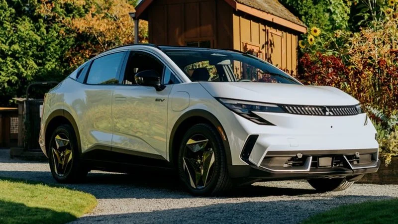 Mitsubishi Eclipse Sportback 2027 เปิดราคา 1.27 ล้านบาท ในสหรัฐฯ EV พื้นฐาน Nissan Leaf วิ่ง 454 กม. EPA 